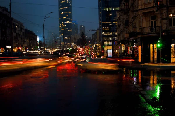 Semáforo Nocturno Gran Ciudad Ucrania Las Calles Kiev Noche — Foto de Stock