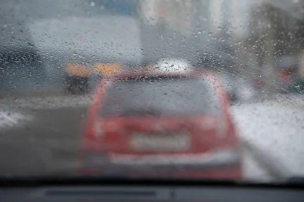 Капли Стекло Вид Окна Автомобиля Время Дождя Влажного Снега — стоковое фото