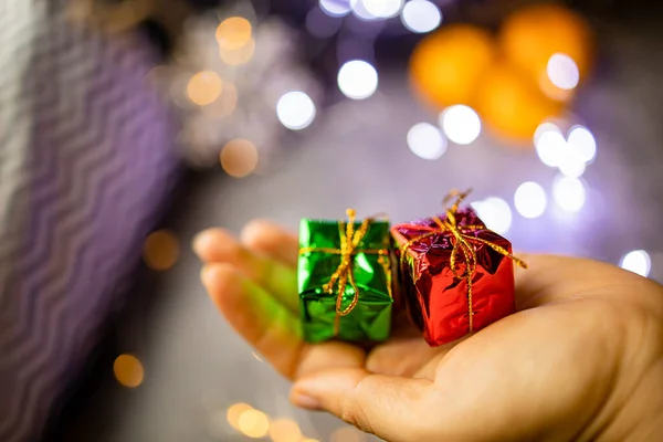 Weihnachtsdekoration Mit Tannenzweig Tannenzapfen Und Beeren — Stockfoto