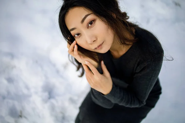 Portrait Asian Woman Walks Snowy Lake Winter — Stock Photo, Image