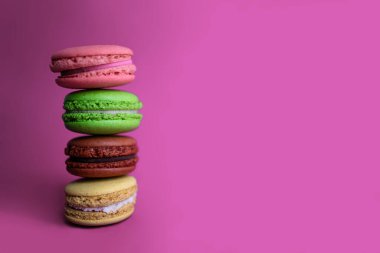 Makarna ya da Makarna Renkli Arkaplanda Tatlı ve Renkli Tatlı