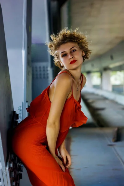 Beautiful Glamour Blonde Woman Curly Hair Red Dress Old Bridge — Stock Photo, Image