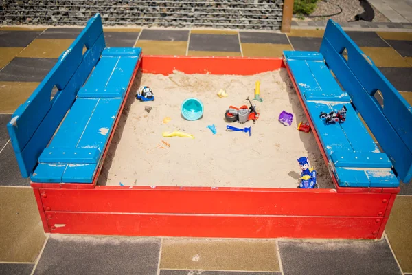 Leerer Spielplatz Einem Park Einem Sonnigen Tag Leerer Sandkasten Mit — Stockfoto