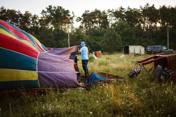 Cesta Balão Quente Terra Preparar Para Disparar Balonismo — Fotografia de Stock