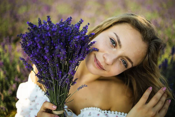 Happy Woman Sitting Lavender Field Summer Morning — Stock Photo, Image