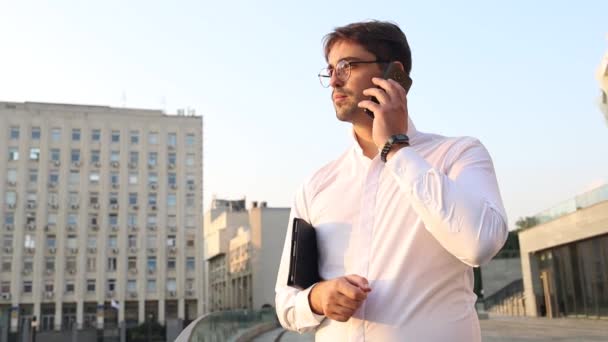 Dreamy Handsome Businessman Drinking Coffee Building Making Call — Vídeo de stock