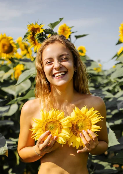 Beautiful Young Woman Sexy Lingerie Field Sunflowers — Foto Stock