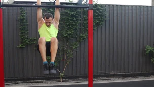 Strong Sport Man Training Outdoor City — Stok Video