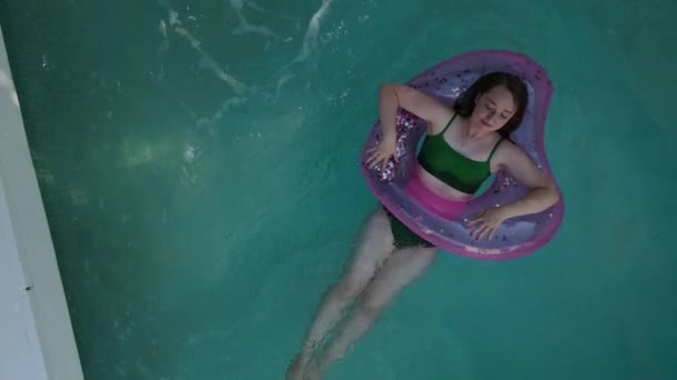Summer Vacation Woman Bikini Inflatable Donut Mattress Swimming Pool Girl — Stock Video