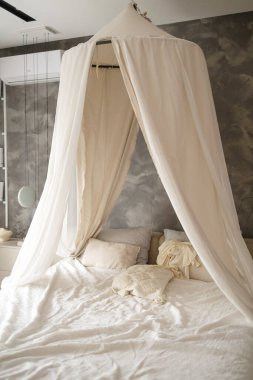 Ev samimi iç mekan. Boho Style Yatak Odası İçi. Style Boho 'da güzel bir iç mekan. Yumuşak Yastıklarla Yatmak