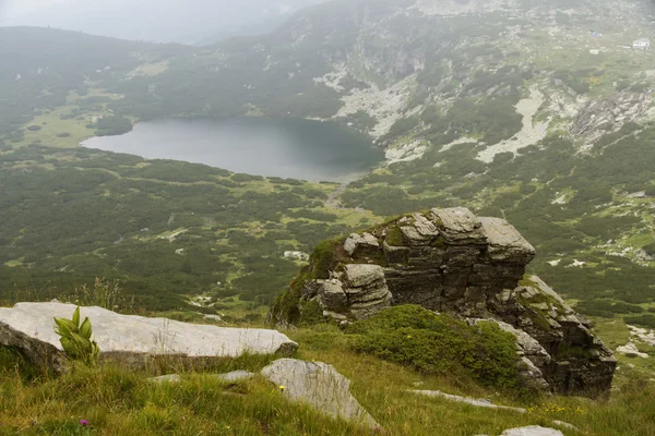 Bergen en bergmeren in Bulgarije — Stockfoto