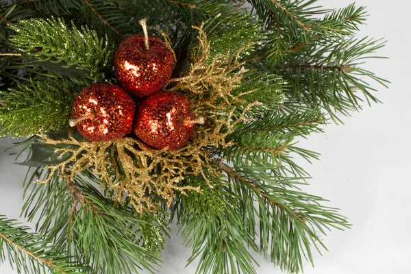 Dekorationer till jul och nyår. Grå bakgrund. — Stockfoto