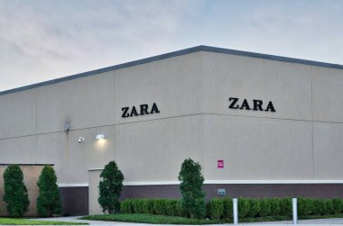 Houston, Teksas / USA 10 / 23 / 2020: Zara giyim mağazası Willowbrook Alışveriş Merkezi, Houston TX.