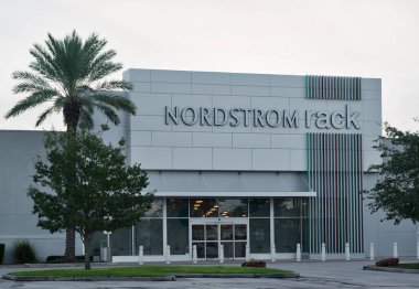Houston, Teksas / ABD 10 / 23 / 2020: Willowbrook Alışveriş Merkezi 'nde Nordstrom Rack perakende işi, Houston TX. 1973 'te kurulan indirimli Amerikan mağazası.