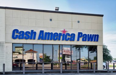 Houston, Teksas ABD 06-03-2021: Houston, TX 'te Cash America Rehin Binası. Fort Worth, Teksas merkezli perakende zinciri 1984 'te kuruldu..