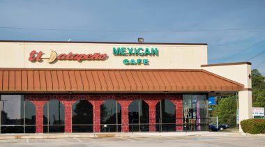 Humble, Texas USA 11-20-2019: El Jalapeno Meksika Cafe restoranı, Humble, TX. Tex Mex mağazası 1960 'da Humble, Teksas' ta bulunmaktadır. 2004 'te kuruldu..