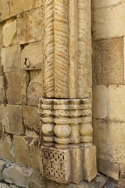 Architectural details of ancient cathedral — Stock Photo, Image