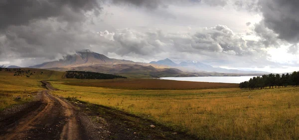 Muy alta resolución vistas panorámicas montañas de Georgia — Foto de Stock