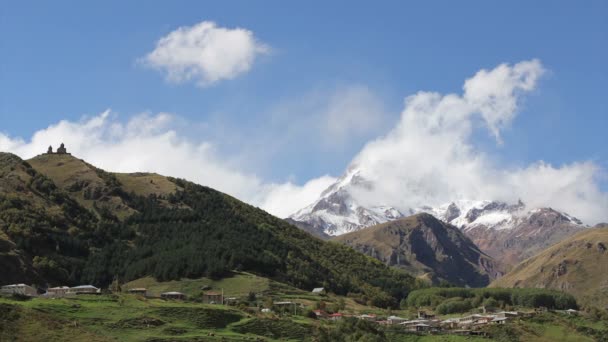 Movement of clouds in the mountains, timelaps — Stock Video