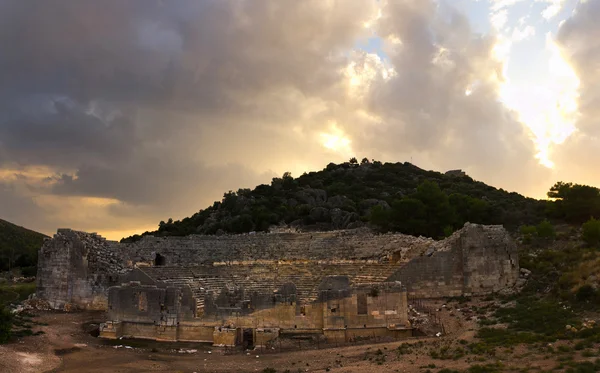 Les ruines antiques d'un amphithéâtre à Patara, Lycie — Photo