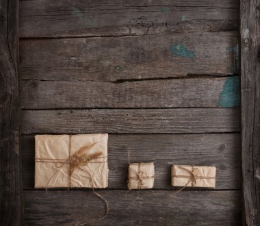 Ahşap arka plan üzerinde Vintage Hediyelik 