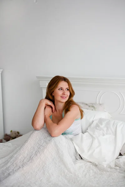 Young beautiful woman waking up fully rested — Stock Photo, Image