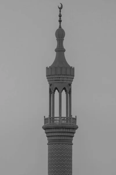 Une Flèche Minaret Une Mosquée Islamique Noir Blanc Concepts Religieux — Photo