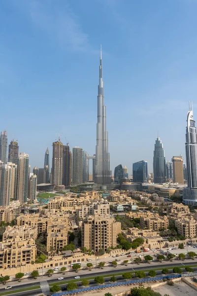 2020 아랍에미리트두 낮에는 부르즈 할리파와두 스카이 라인을 사진과 하늘을 건물들이 — 스톡 사진