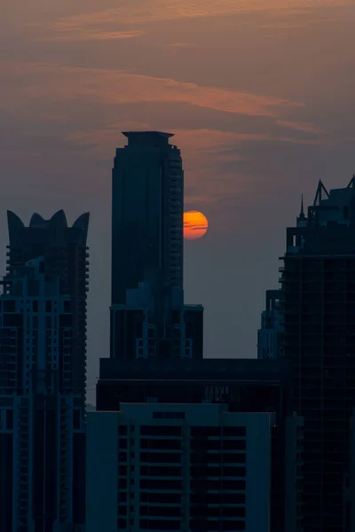 Dubai Skyline Sunset Orange Yellow Sky Skyscrapers United Arab Emirates — ストック写真