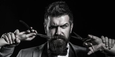 Sakallı adam, sakallı erkek. Portre sakallı adam. Berber makası ve ustura, berber dükkanı. Klasik berber dükkanı, tıraş. Bıyıklı adamlar. Sakallı maço adam..