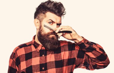 Klasik düz tıraş bıçağı. Berber dükkanında erkek tıraşı. Berber ustura, berber dükkanı.