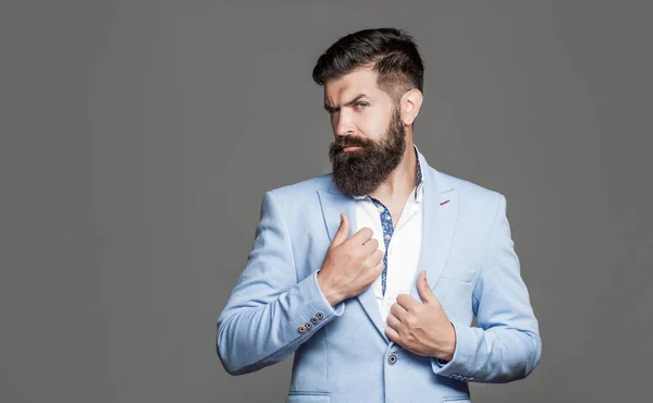 Elegant handsome man in suit. Handsome bearded businessman in classic suits. Man in suit. Male beard and mustache. Elegant man in business suit. Sexy male, brutal macho, hipster. Male in tuxedo — Stock Photo, Image