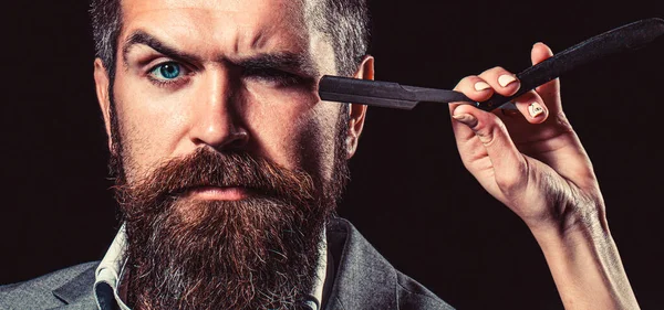 Barber straight razor, barber shop, suit. Vintage barber shop, shaving. Portrait bearded man. Vintage barbershop — Stock Photo, Image