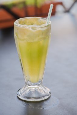 Doğal elma suyundan