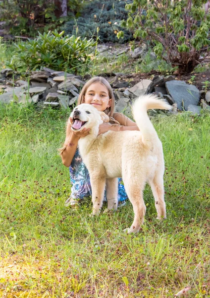 Teenage Girl Plays Labrador Puppy Garden — Stock Photo, Image