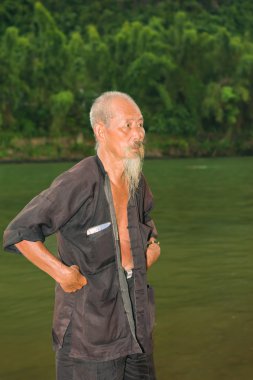 Balıkçı eğitmen karabatak