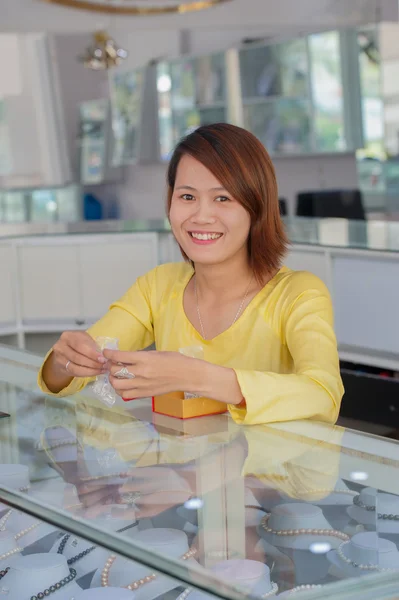 Portrait of a young saleswoman — Stock Photo, Image