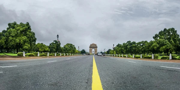 Panoramaaufnahme von india gate new delhi india dramatische wolken lizenzfreie Stockbilder