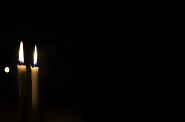 karanlık gece ile boşaltmak iki mum