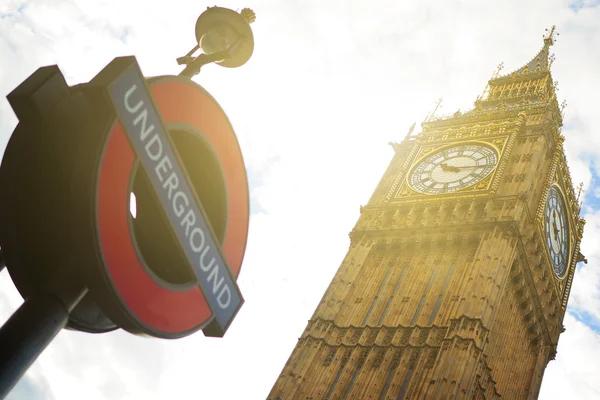 London Big Ben, stazione della metropolitana . — Foto Stock