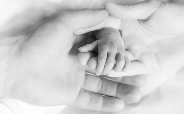 Baby hand — Stockfoto