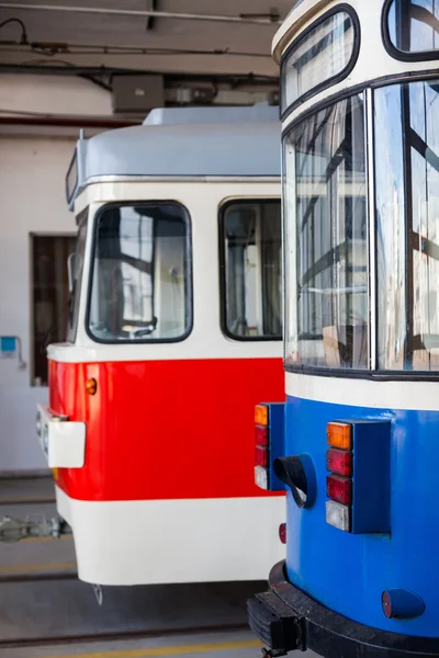 Straßenbahnen im Depot — Stockfoto