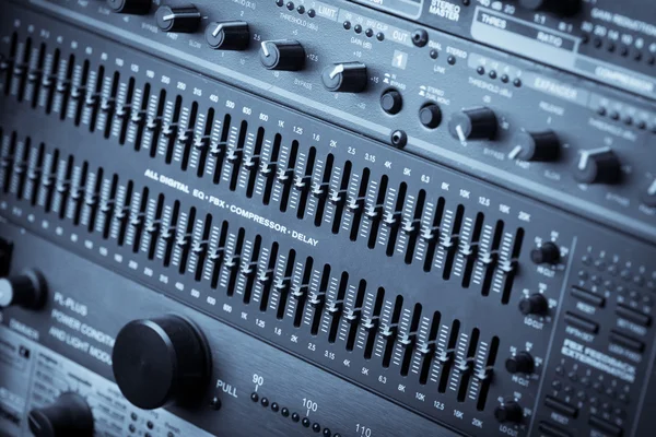 Κουμπιά σε στούντιο ήχου — Φωτογραφία Αρχείου