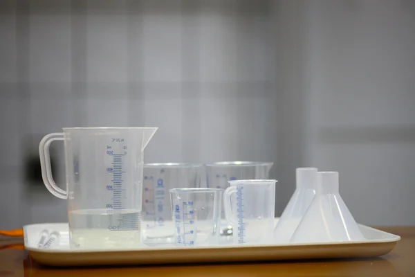 Alıcılar kimya laboratuarında — Stok fotoğraf