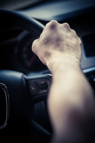 Mãos no volante — Fotografia de Stock