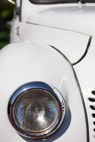 ビンテージ車ヘッドライト — ストック写真