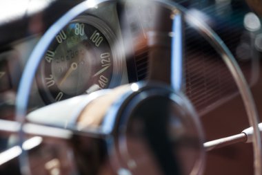 Retro araba kontrol paneli