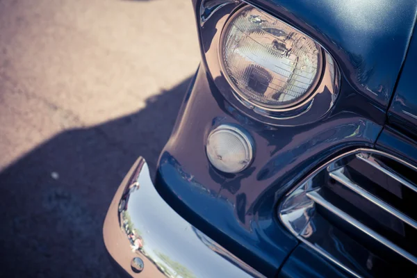 Μεγάλα φώτα αυτοκινήτου vintage — Φωτογραφία Αρχείου