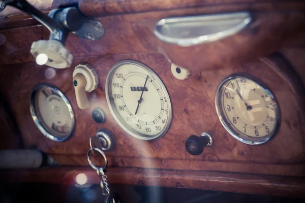 Painel de controle do carro retro — Fotografia de Stock