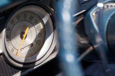 Retro araba kontrol paneli